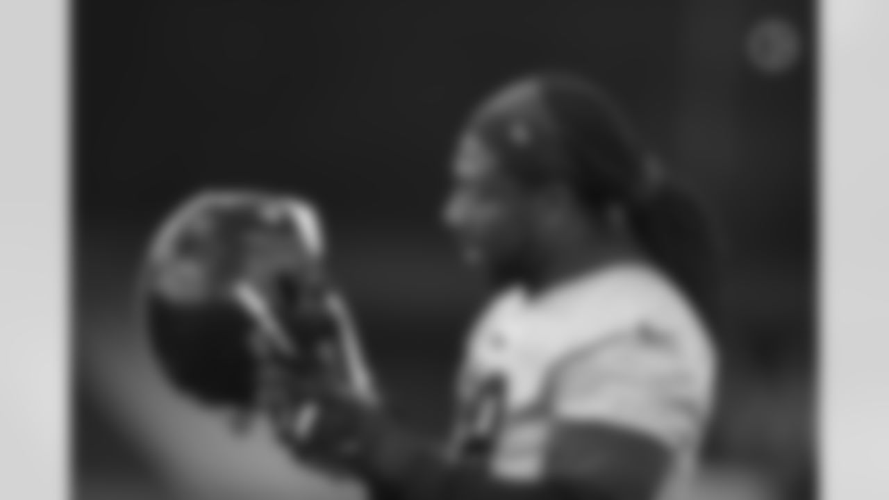 Pittsburgh Steelers linebacker Bud Dupree (48) practices at the UPMC Rooney Sports Complex preparing for a Week 5 matchup against the Philadelphia Eagles, Thursday, Oct. 8, 2020 in Pittsburgh, PA. (Karl Roser / Pittsburgh Steelers)