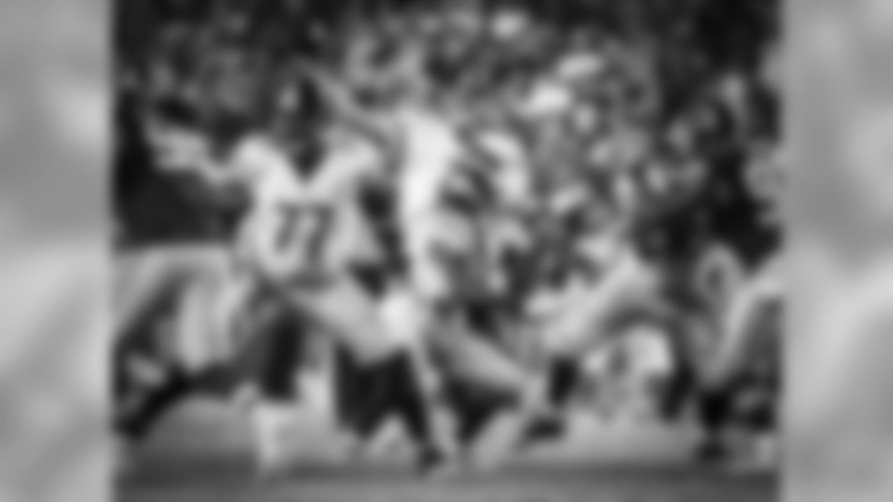 Ben Roethlisberger, Marcus Gilbert, Fitzgerald Toussaint and Maurkice Pouncey