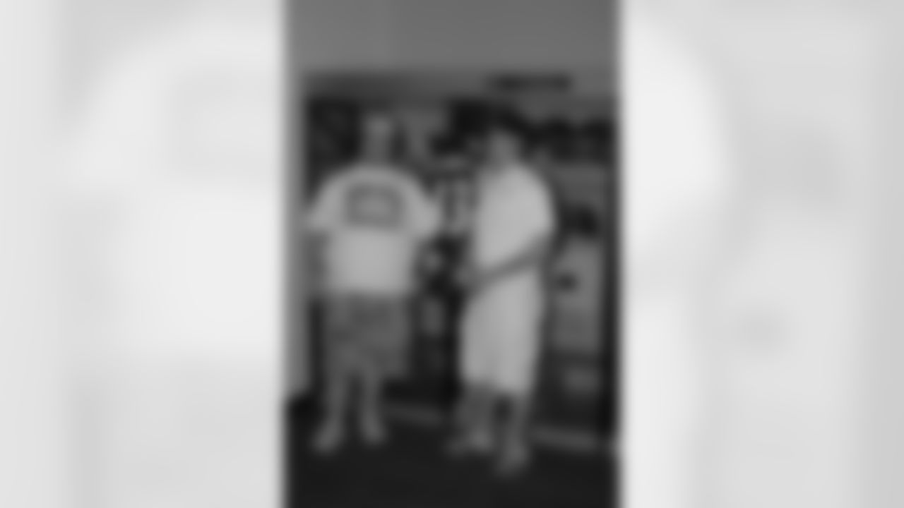08_DraftDay_HeinzField_dh_169