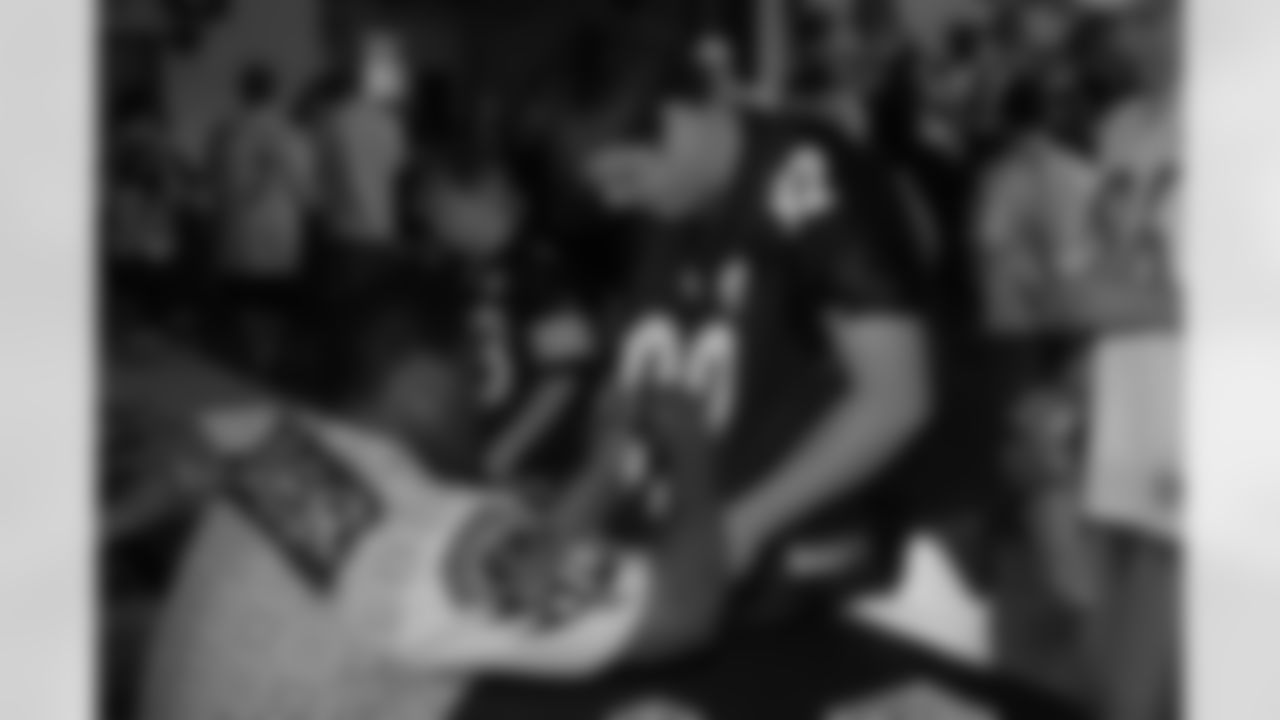 08_DraftDay_HeinzField_dh_305