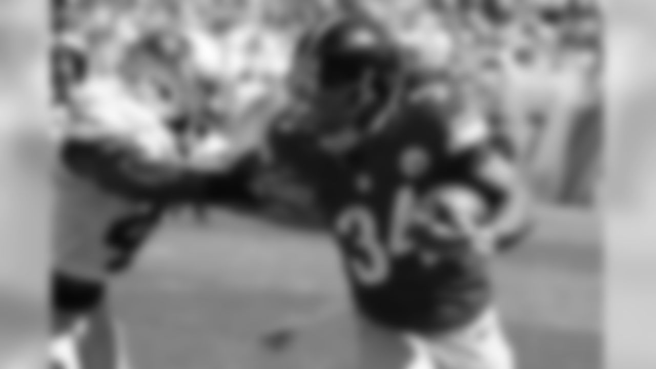 RB DeAngelo Williams is leading the Steelers in rushing attempts (42), yards (206) and touchdowns (3).