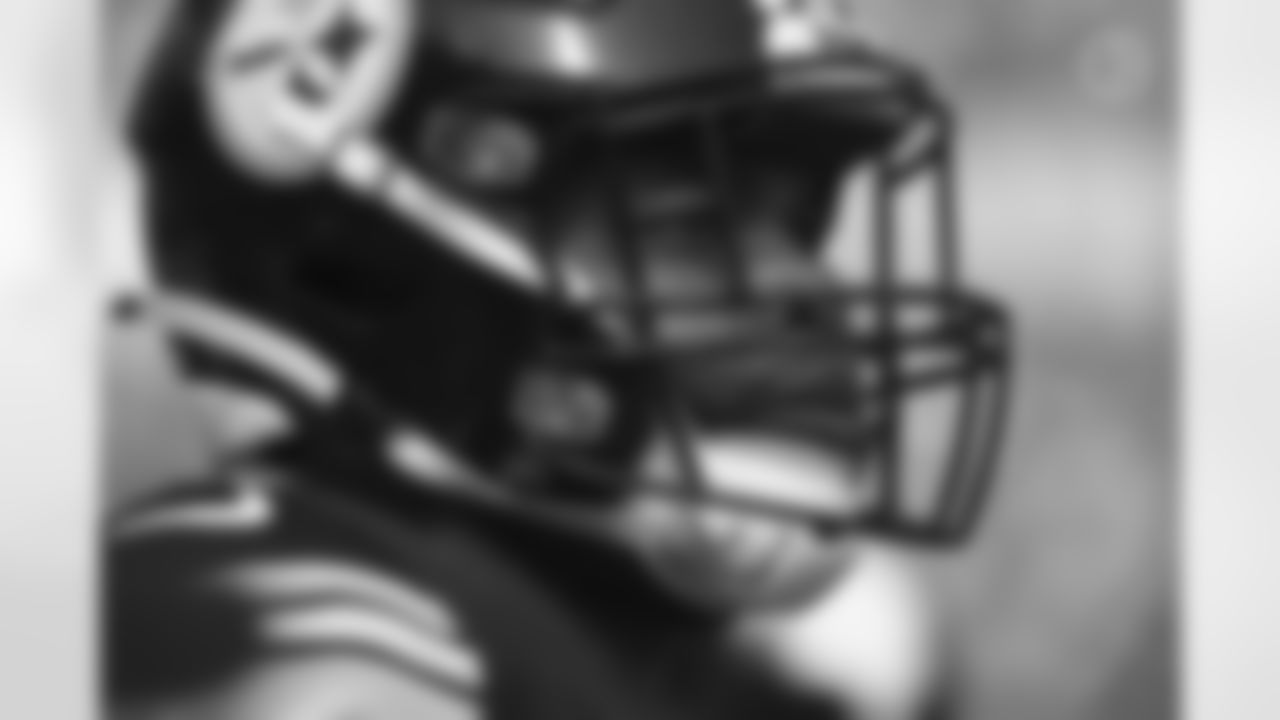 during a regular season game between the Pittsburgh Steelers and the Tampa Bay Buccaneers, Sunday, Oct. 16, 2022 in Pittsburgh, PA. (Arron Anastasia\ / Pittsburgh Steelers)