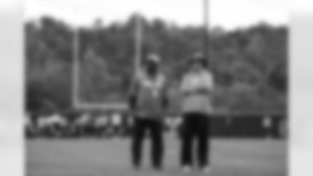Pittsburgh Steelers Head Coach Mike Tomlin and Pittsburgh Steelers Offensive Coordinator Matt Canada during practice at the UPMC Rooney Sports Complex during rookie minicamp, Saturday, May 15, 2021 in Pittsburgh, PA. (Karl Roser / Pittsburgh Steelers)