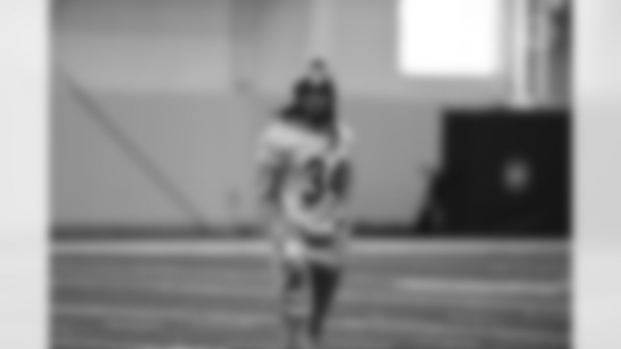 Pittsburgh Steelers safety Terrell Edmunds (34) during practice at the UPMC Rooney Sports Complex preparing for a Week 16 matchup against the Kansas City Chiefs, Wednesday, Dec. 22, 2021 in Pittsburgh, PA. (Karl Roser / Pittsburgh Steelers)