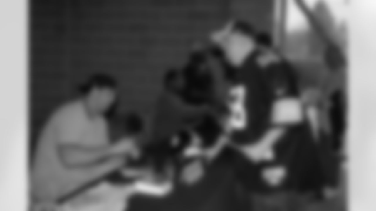 08_DraftDay_HeinzField_dh_287