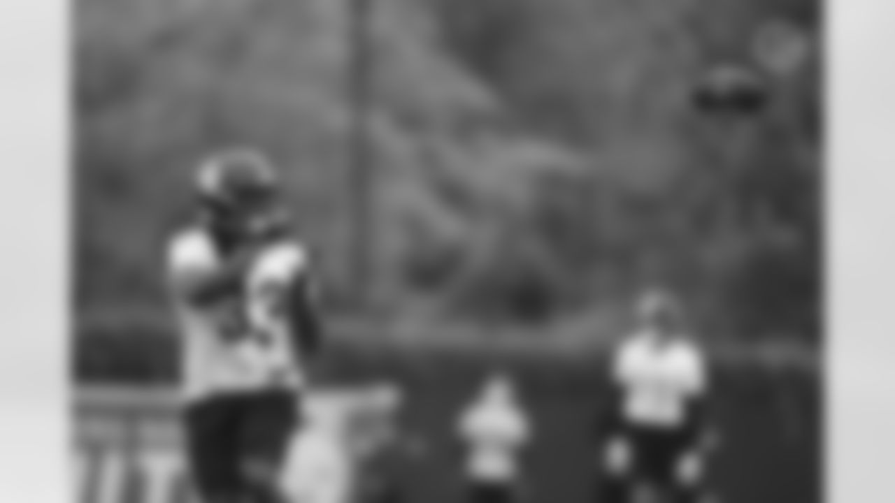 Pittsburgh Steelers running back Trey Edmunds (33) participates in the Organized Team Activities (OTAs), Wednesday June 2, 2021 at the UPMC Rooney Sports Complex. (Karl Roser / Pittsburgh Steelers)