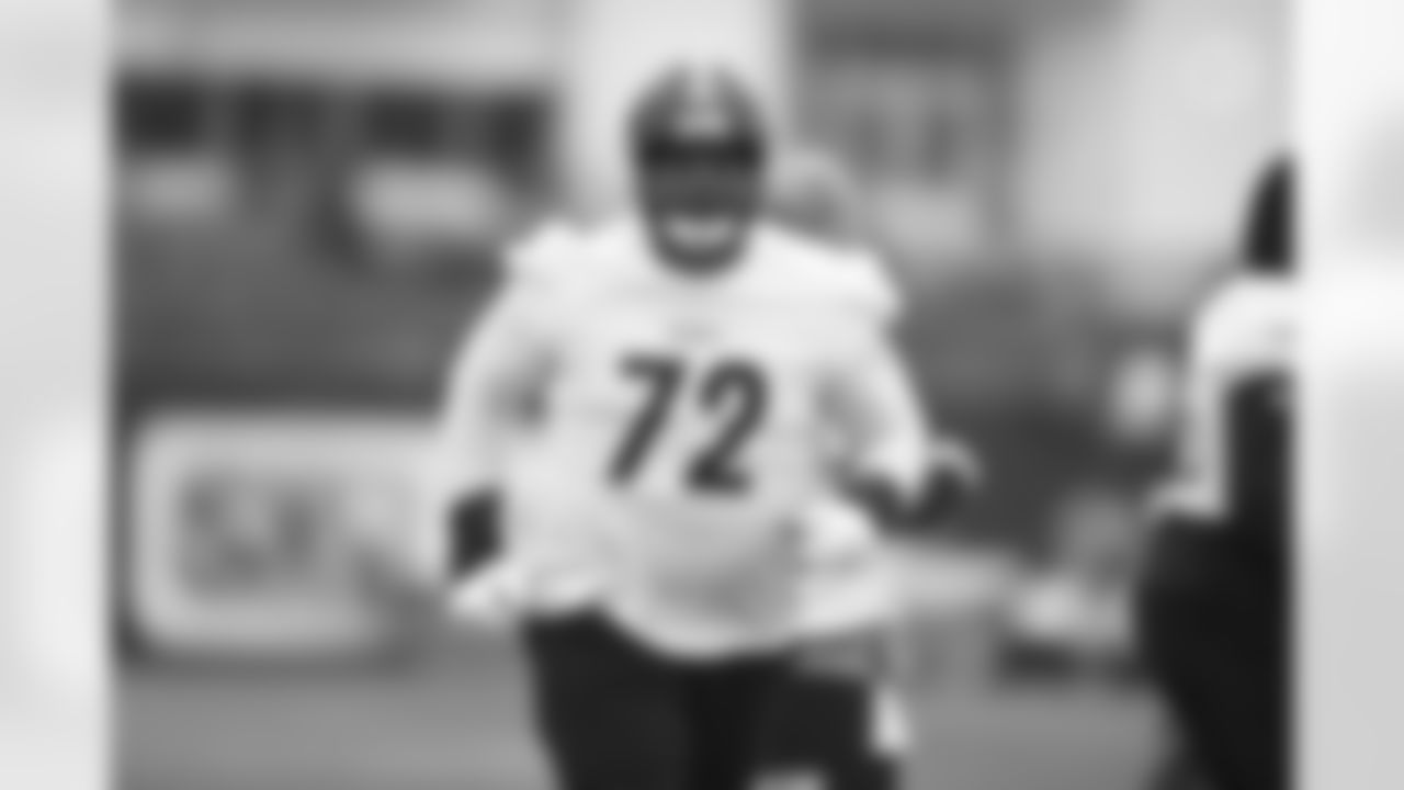 Pittsburgh Steelers offensive tackle Zach Banner (72) during practice at the UPMC Rooney Sports Complex preparing for a Week 11 matchup against the Los Angeles Chargers, Friday, Nov. 19, 2021 in Pittsburgh, PA. (Karl Roser / Pittsburgh Steelers)