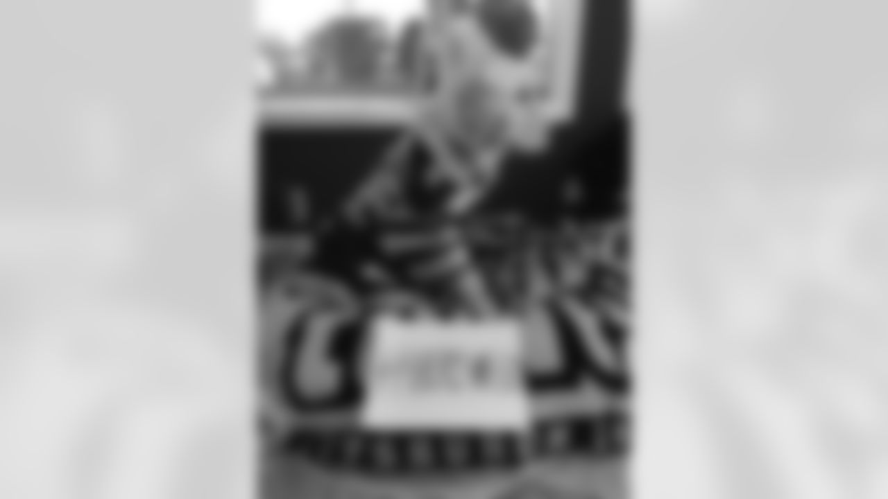 SNUTraditions_HereWeGoSigns_Jan142022857PM_Miller_Dawn_97494590_B832F11BFE534E8DA8CA089C9B831028.jpeg_97494590_B832F11BFE534E8DA8CA089C9B831028