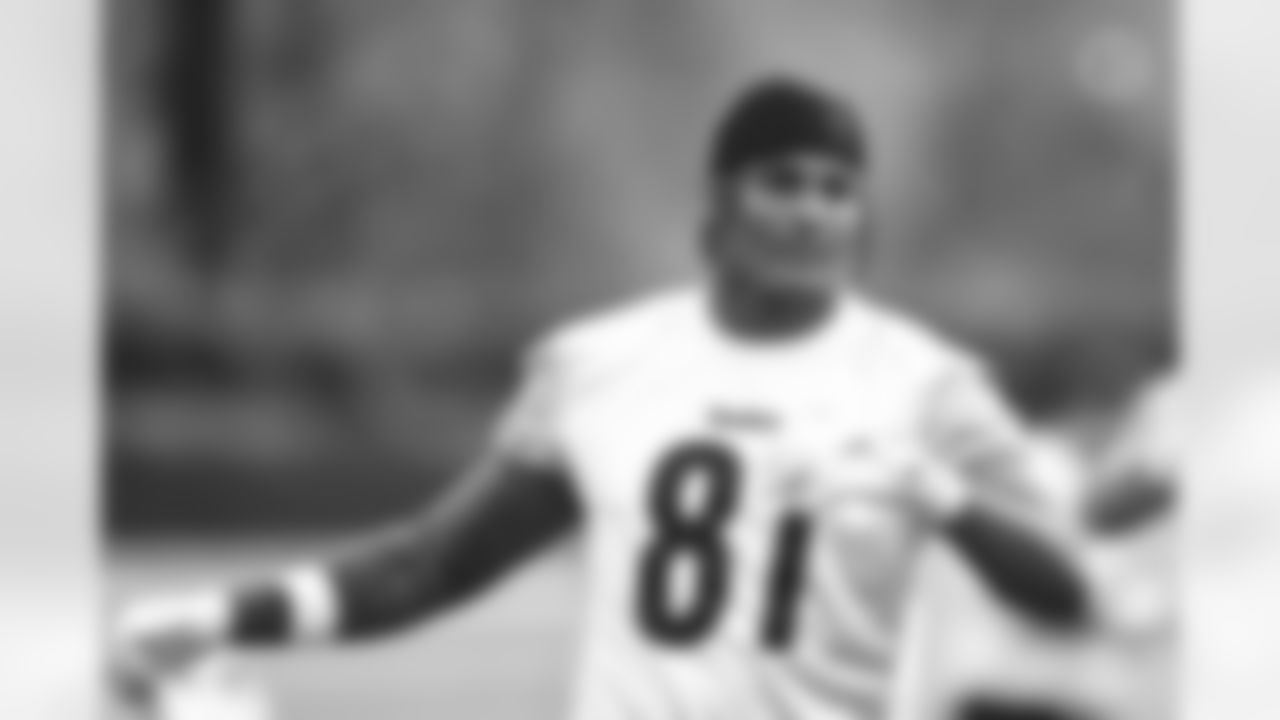 Pittsburgh Steelers tight end Scotty Washington (81) during practice at the UPMC Rooney Sports Complex preparing for a Week 8 matchup against the Jacksonville Jaguars Wednesday, Oct. 25, 2023 in Pittsburgh, PA. (Abigail Dean / Pittsburgh Steelers)