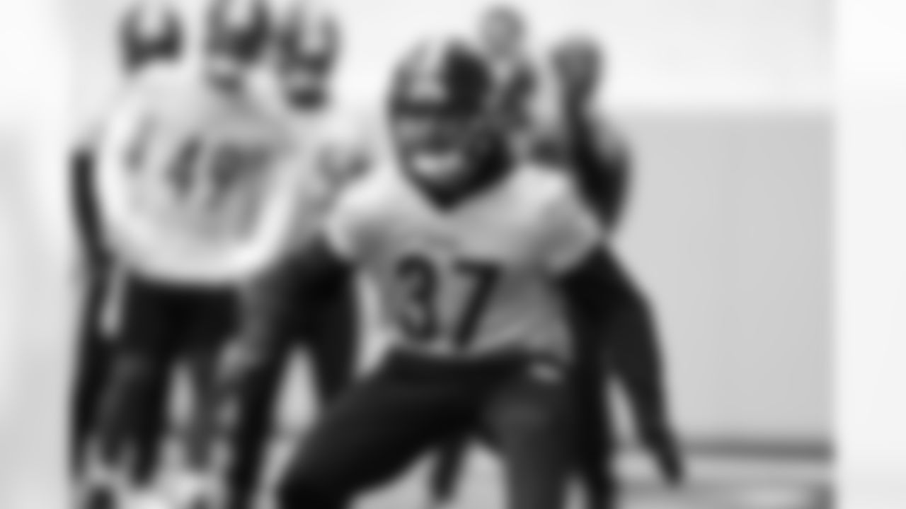 Pittsburgh Steelers safety Elijah Riley (37) during practice at the UPMC Rooney Sports Complex preparing for a Week 12 matchup against the Indianapolis Colts, Saturday, Nov. 26, 2022 in Pittsburgh, PA. (Karl Roser / Pittsburgh Steelers)