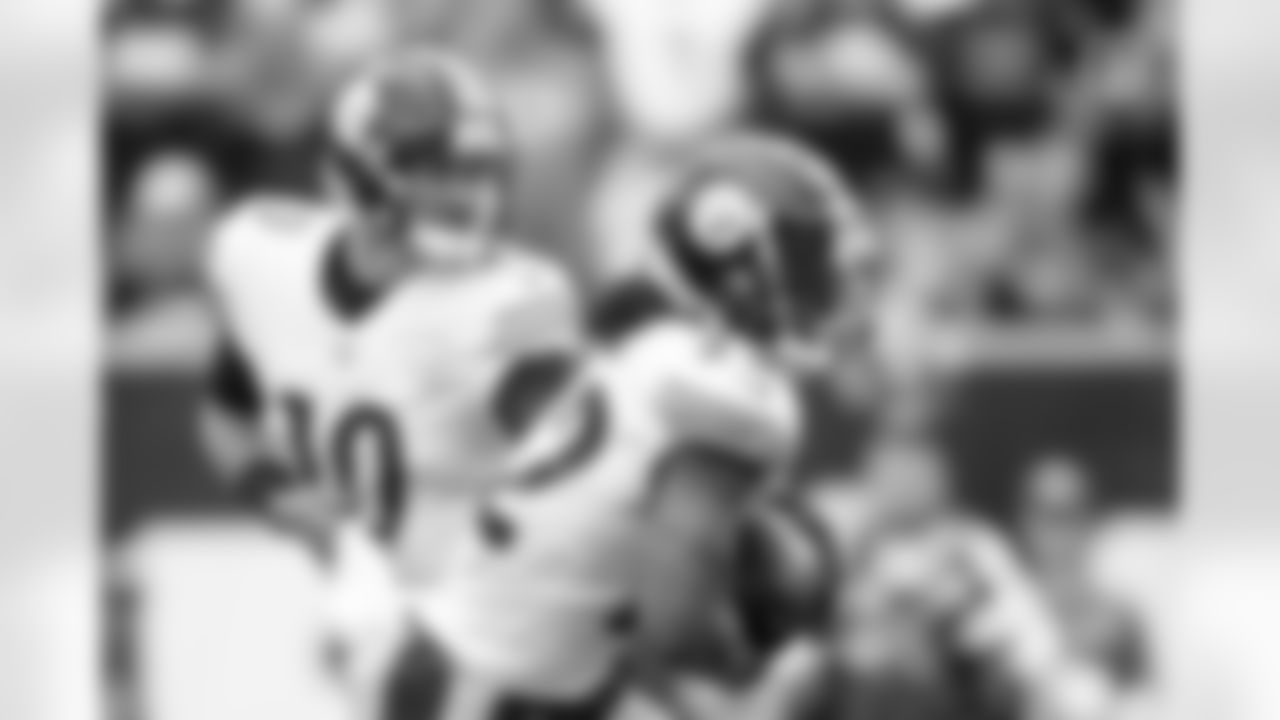 Pittsburgh Steelers quarterback Mitch Trubisky (10) and Pittsburgh Steelers running back Najee Harris (22) during a regular season game between the Pittsburgh Steelers and the Cincinnati Bengals, Sunday, Sept. 11, 2022 in Cincinnati, OH. The Steelers beat the Bengals in OT 23-20. (Abigail Dean / Pittsburgh Steelers)