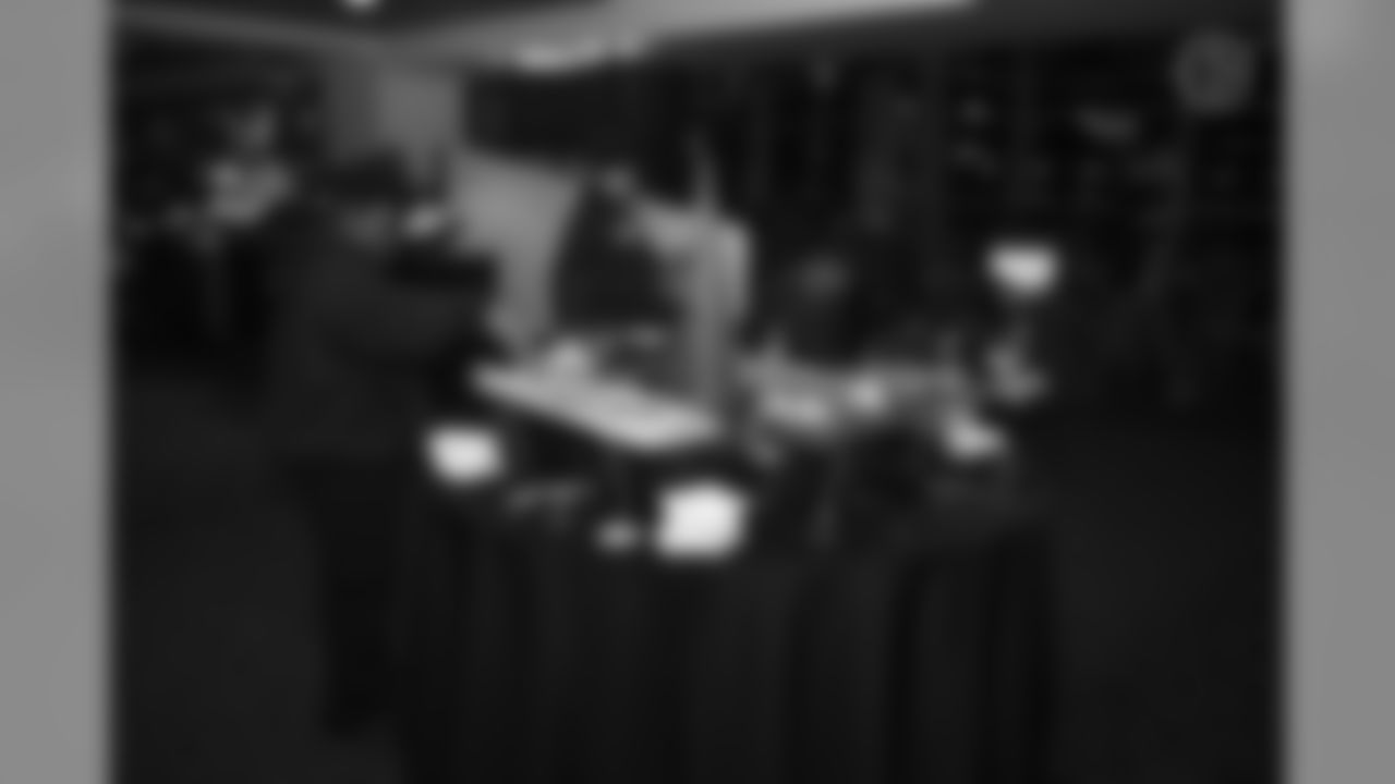 2019_HuddlefortheHolidays_1203rm_00096