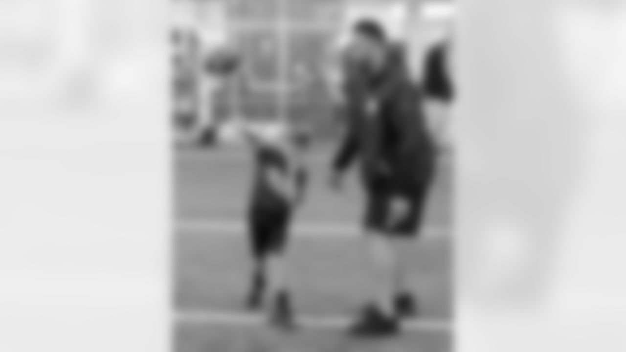 The Steelers host a 2023 Youth Football Camp at Highlands Sports Complex Friday, June 16, 2023 in Triadelphia, WV. (Karl Roser / Pittsburgh Steelers)