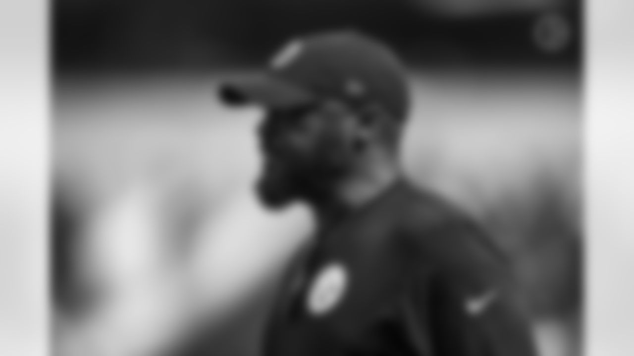 Pittsburgh Steelers head coach Mike Tomlin during a regular season game between the Pittsburgh Steelers and the Los Angeles Rams, Sunday, Oct. 22, 2023 in Los Angeles, CA. (Karl Roser / Pittsburgh Steelers)