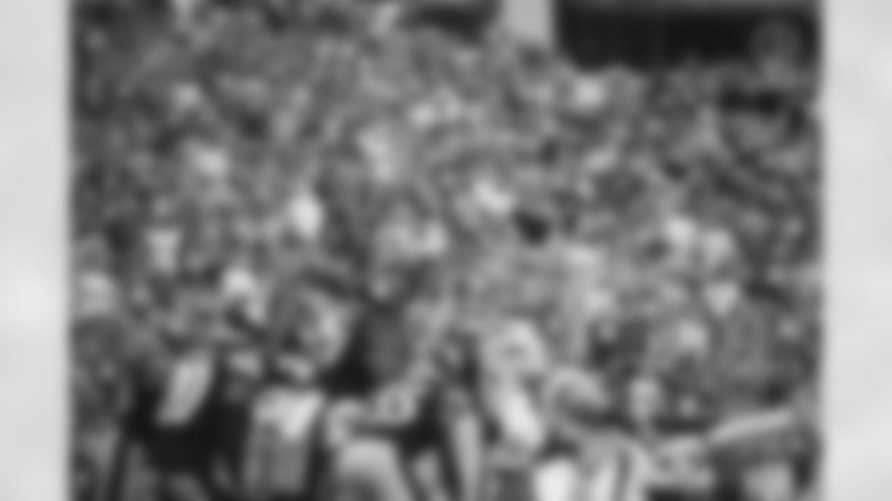 The Pittsburgh Steelers during a regular season game between the Pittsburgh Steelers and the Buffalo Bills, Sunday, Sept. 12, 2021 in Buffalo, NY. The Steelers beat the Bills 23-16. (Caitlyn Epes / Pittsburgh Steelers)