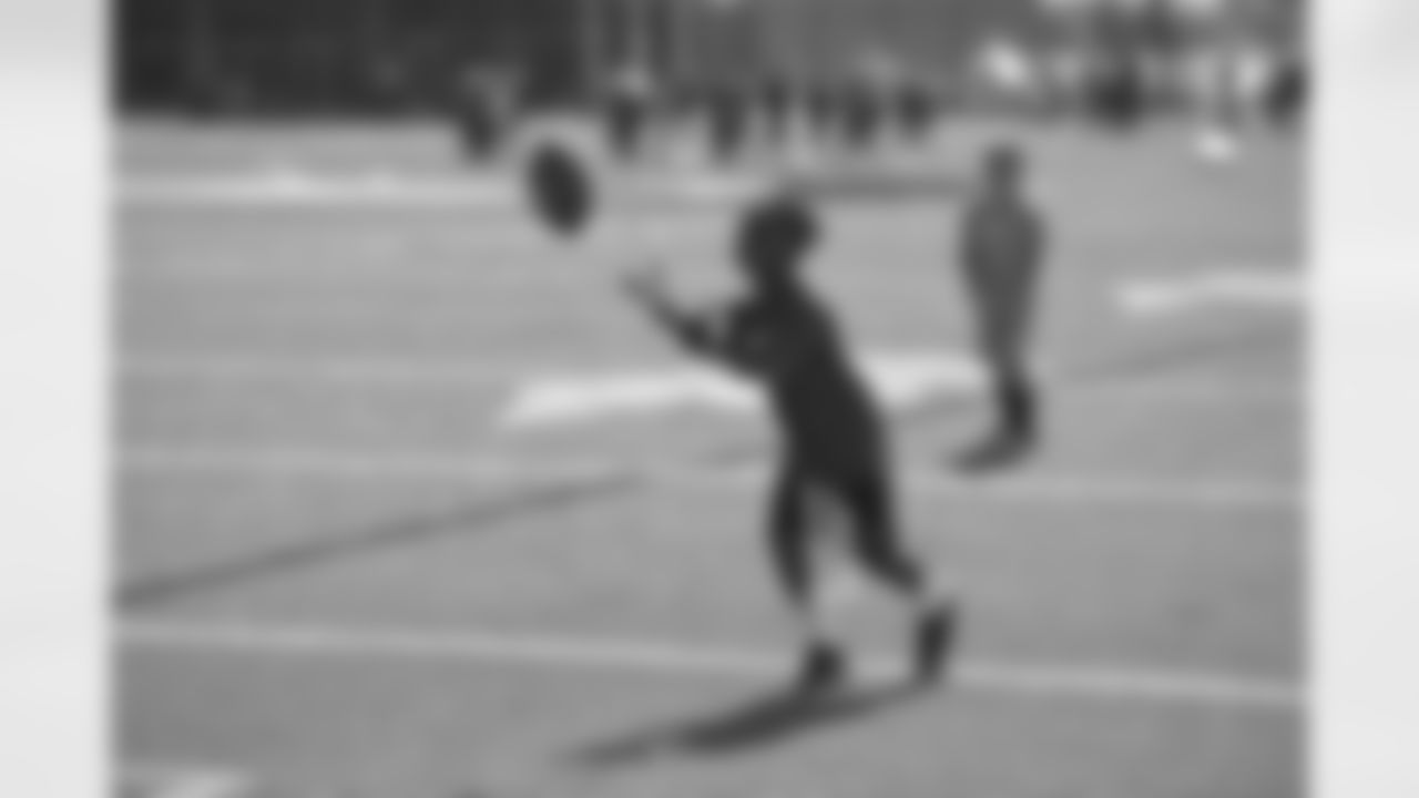 The Steelers host a 2021 Youth Football Camp at Highlands Sports Complex Monday, June 28, 2021 in Triadelphia, WV. (Caitlyn Epes / Pittsburgh Steelers)