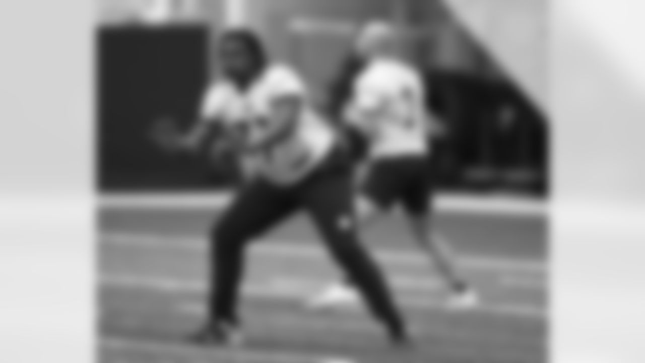 Pittsburgh Steelers offensive tackle Broderick Jones (77) participates in the Steelers rookie minicamp at the UPMC Rooney Sports Complex, Saturday, May 13, 2023 in Pittsburgh, PA. (Karl Roser / Pittsburgh Steelers)