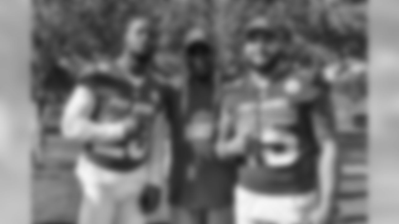 Le'Veon Bell, James Saxon, and Roosevelt Nix