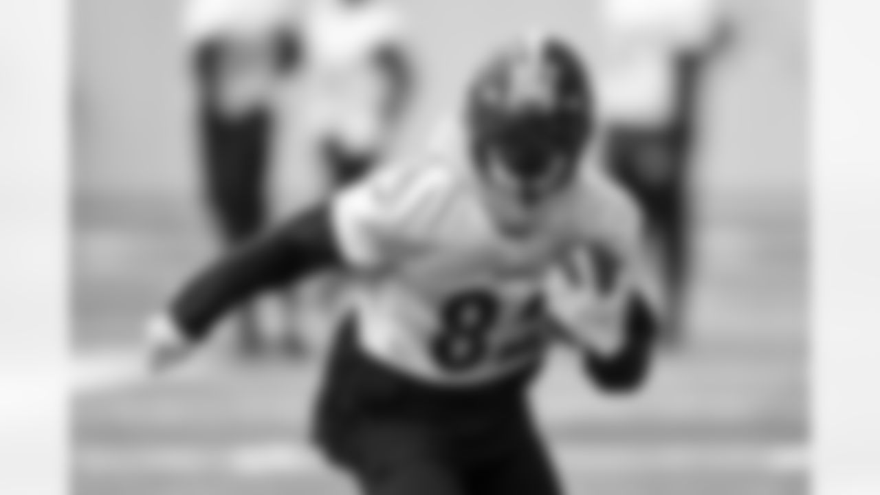 Pittsburgh Steelers wide receiver Steven Sims (82) during practice at the UPMC Rooney Sports Complex preparing for a Week 15 matchup against the Carolina Panthers Friday, Dec. 16, 2022 in Pittsburgh, PA. (Karl Roser / Pittsburgh Steelers)