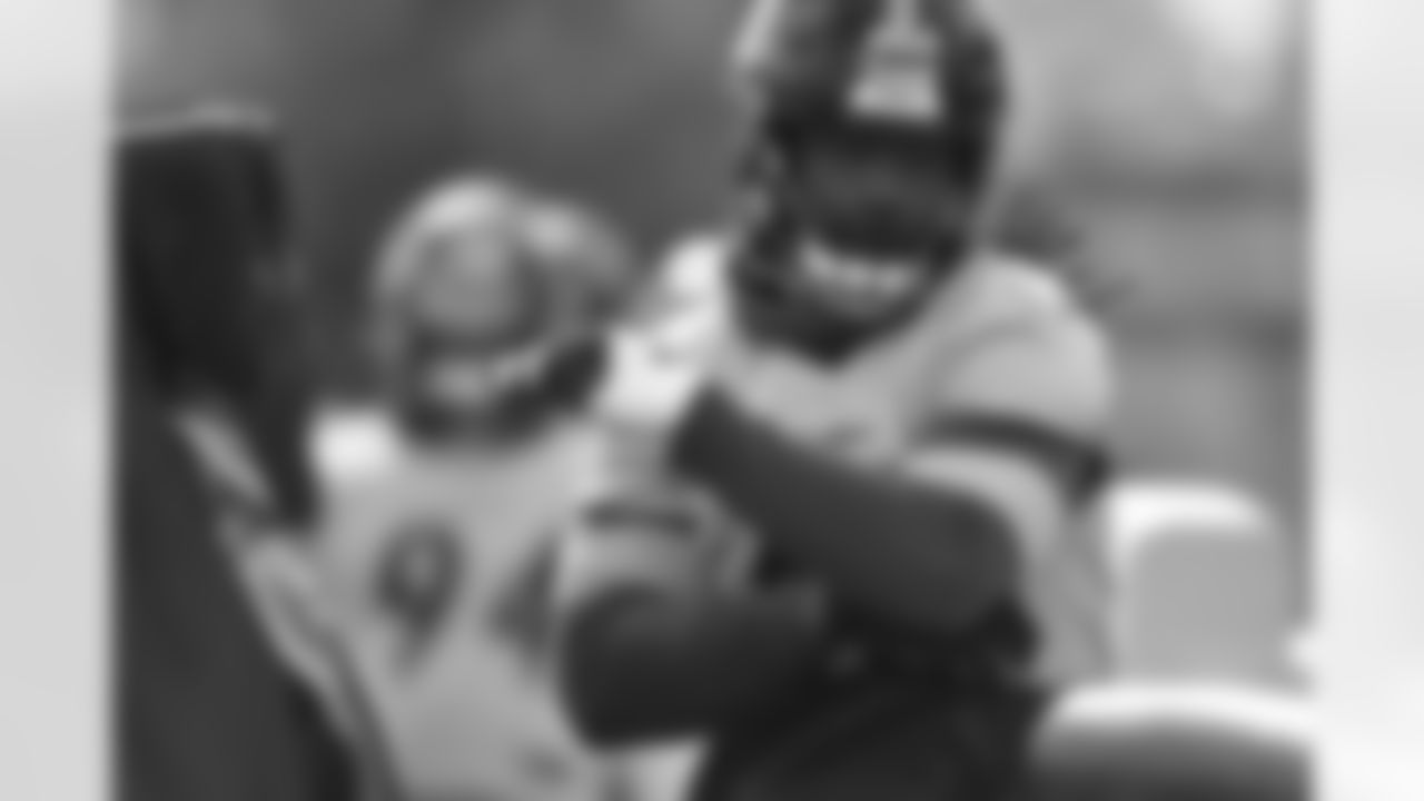 Pittsburgh Steelers linebacker Bud Dupree (48) practices at the UPMC Rooney Sports Complex preparing for a Week 5 matchup against the Philadelphia Eagles, Monday, Oct. 5, 2020 in Pittsburgh, PA. (Karl Roser / Pittsburgh Steelers)