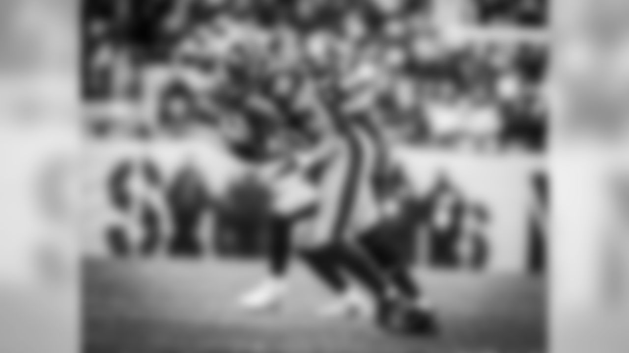 LB Ryan Shazier has 87 total tackles (55 solo and 32 assists), 3 fumbles, 3.5 sacks, and 3 interceptions for the Steelers defense.