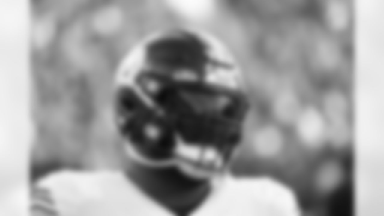 Pittsburgh Steelers offensive lineman Chukwuma Okorafor (76) during a regular season game between the Pittsburgh Steelers and the Cincinnati Bengals, Sunday, Nov. 28, 2021 in Cincinnati, OH. The Steelers lost to the Bengals 41-10. (Taylor Ollason / Pittsburgh Steelers)