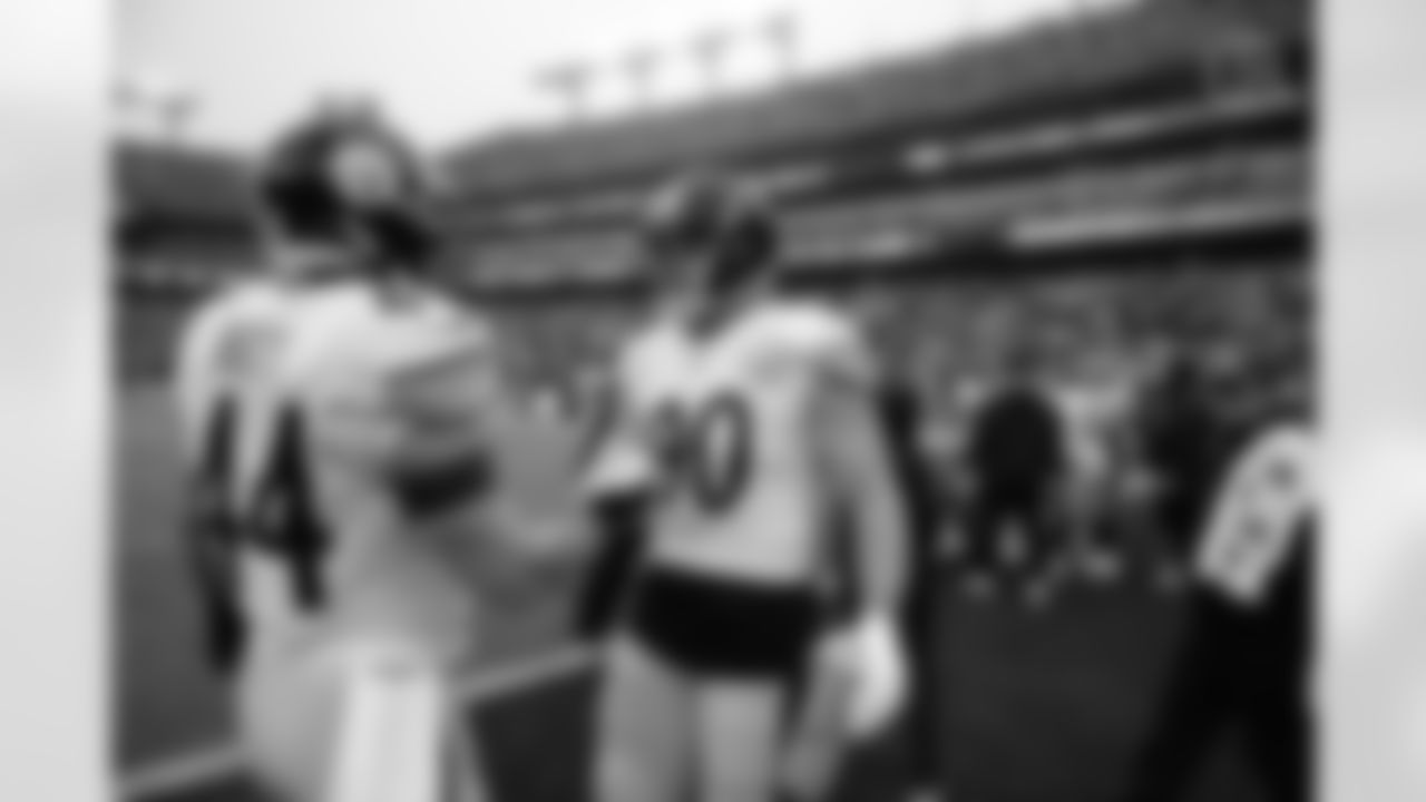 Pittsburgh Steelers fullback Derek Watt (44) and Pittsburgh Steelers linebacker T.J. Watt (90) during a regular season game between the Pittsburgh Steelers and the Baltimore Ravens, Sunday, Jan. 9, 2022 in Baltimore, MD. (Caitlyn Epes / Pittsburgh Steelers)
