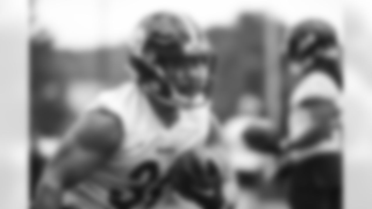 Pittsburgh Steelers running back Jaylen Warren (30) participates in the Organized Team Activities (OTAs), Thursday May 26, 2022 at the UPMC Rooney Sports Complex. (Abigail Dean / Pittsburgh Steelers)