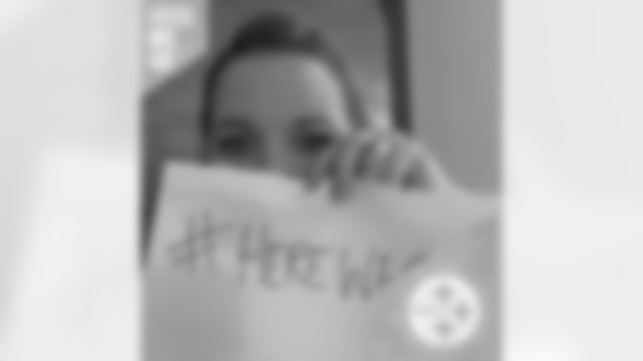 SNUTraditions_HereWeGoSigns_Jan1320221227PM_Moats_Lucy_97494590_5285931C07B942998851BC847DE34902.jpeg_97494590_5285931C07B942998851BC847DE34902