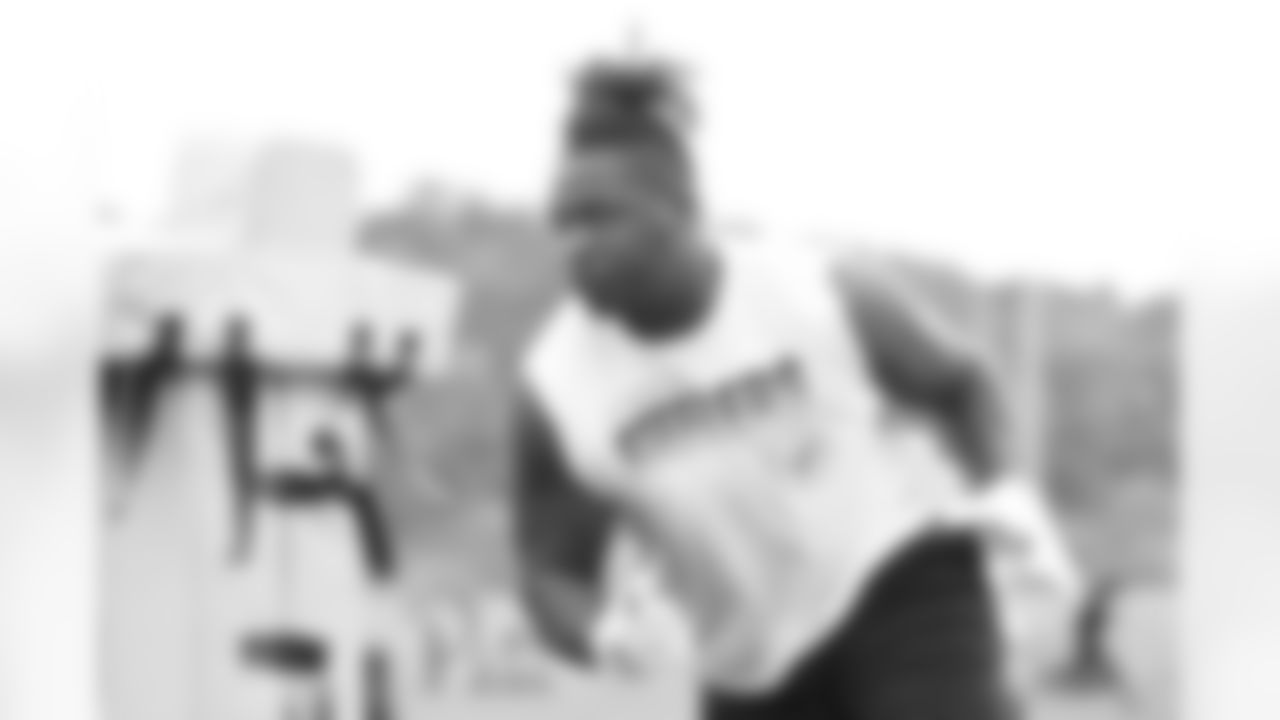 Pittsburgh Steelers defensive tackle Khalil Davis (68) participates in Phase Two of the voluntary offseason workout program, Wednesday May 18, 2022 at the UPMC Rooney Sports Complex. (Abigail Dean / Pittsburgh Steelers)