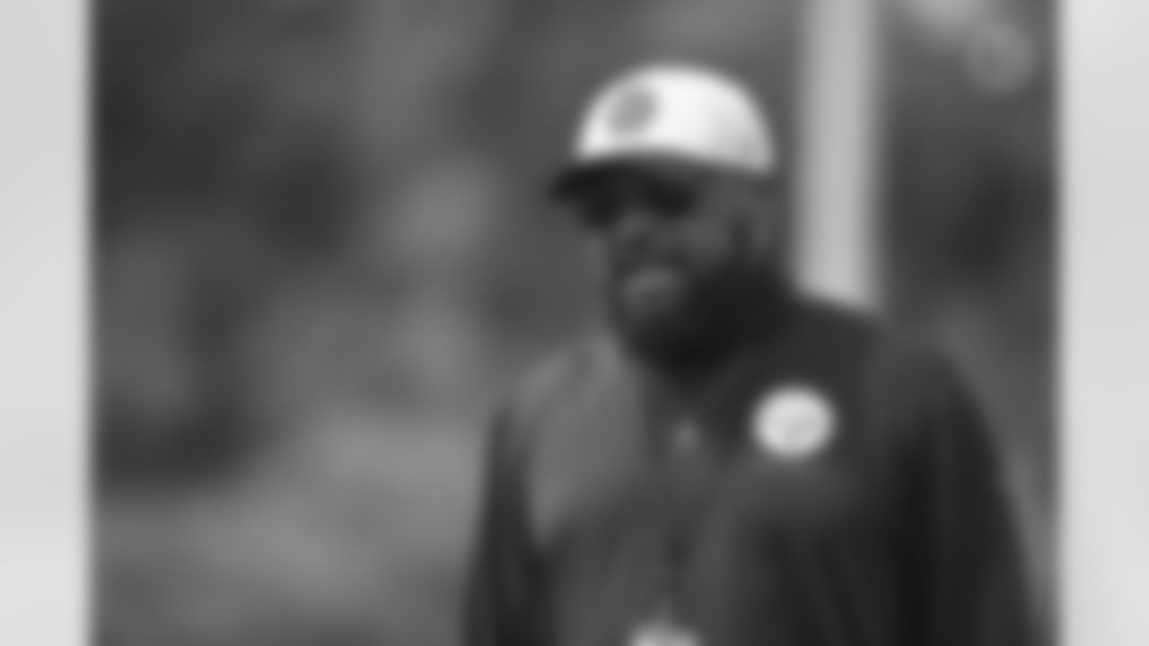 Pittsburgh Steelers Head Coach Mike Tomlin participates in the Organized Team Activities (OTAs), Tuesday June 1, 2021 at the UPMC Rooney Sports Complex. (Caitlyn Epes / Pittsburgh Steelers)