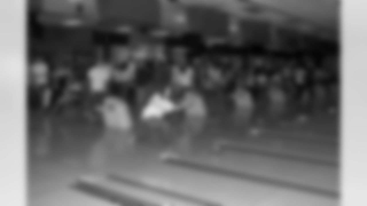 08_BigBrother_Sister_Bowl_94