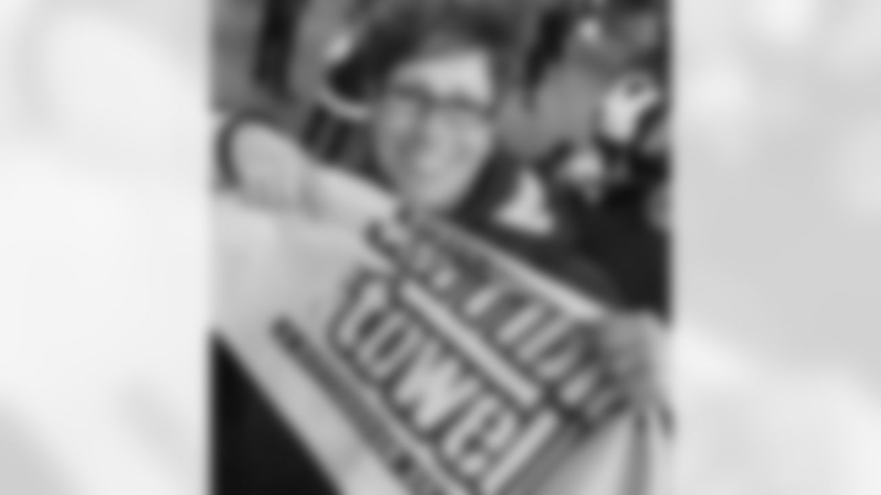 SNUTraditions_TerribleTowelAroundTheWorld_Oct82020145PM_Tamborski_Kelly_97494590_F8DD5BA6CE864BF4B392DEB19E695F5B.jpeg_97494590_F8DD5BA6CE864BF4B392DEB19E695F5B
