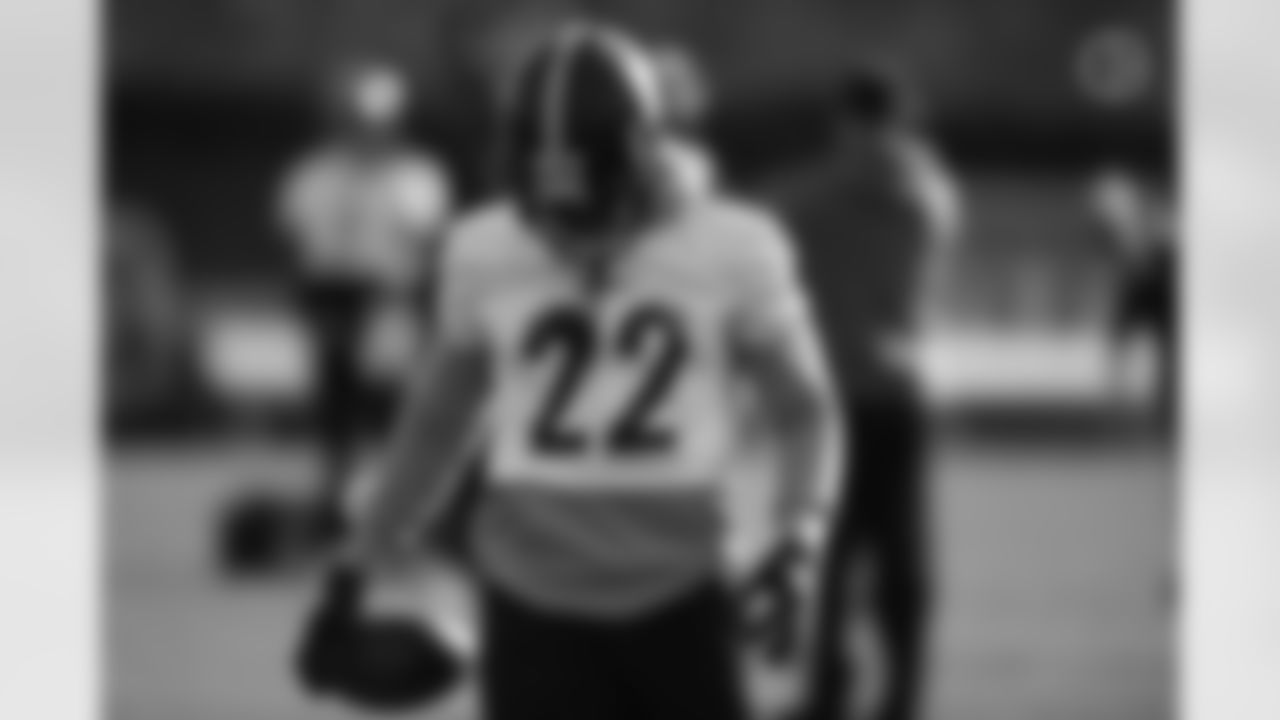 Pittsburgh Steelers running back Najee Harris (22) during practice at the UPMC Rooney Sports Complex preparing for a Week 16 matchup against the Kansas City Chiefs, Friday, Dec. 24, 2021 in Pittsburgh, PA. (Karl Roser / Pittsburgh Steelers)
