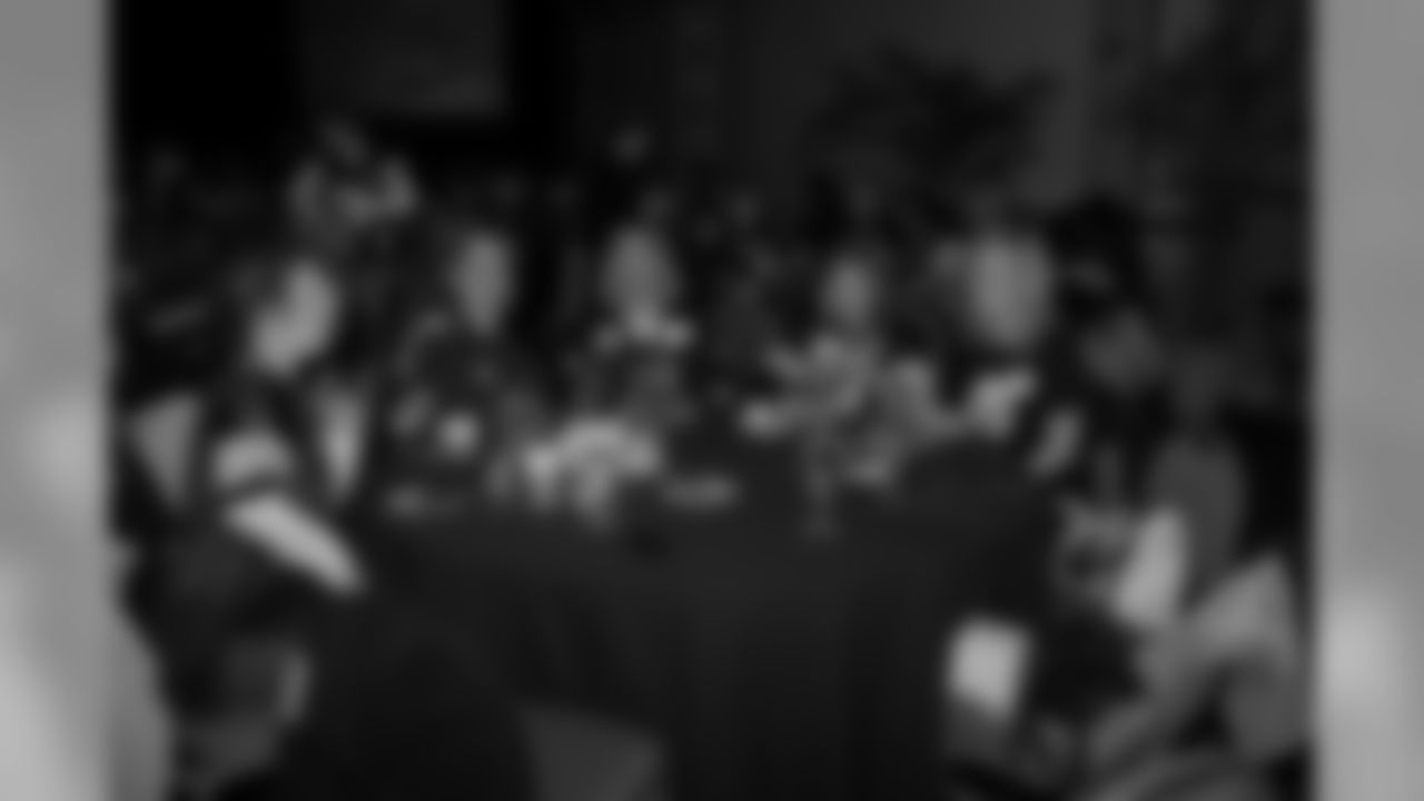 09_Ladies_Night_Out