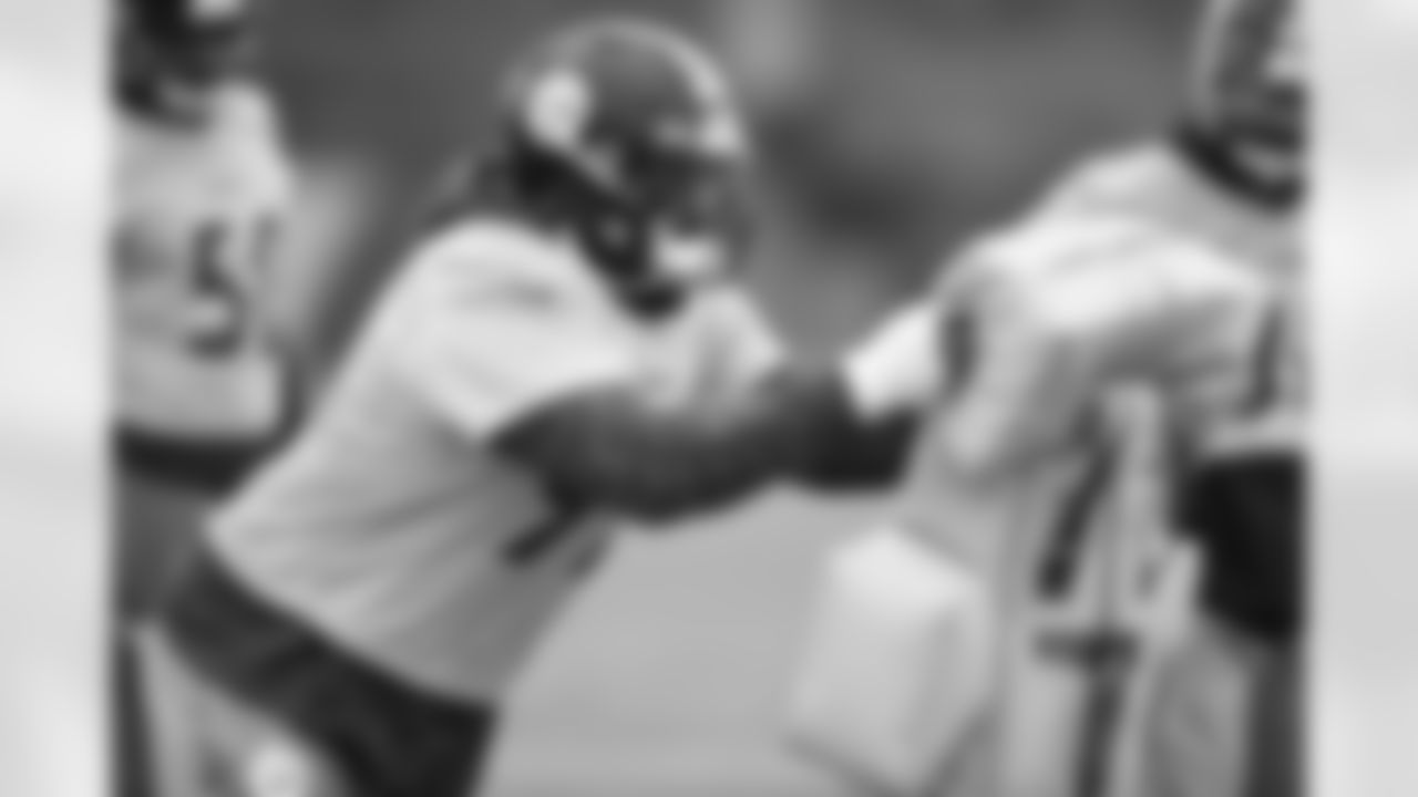 Pittsburgh Steelers defensive tackle Cameron Heyward (97) during practice at the UPMC Rooney Sports Complex preparing for a Week 17 matchup against the Cleveland Browns, Friday, Dec. 31, 2021 in Pittsburgh, PA. (Karl Roser / Pittsburgh Steelers)