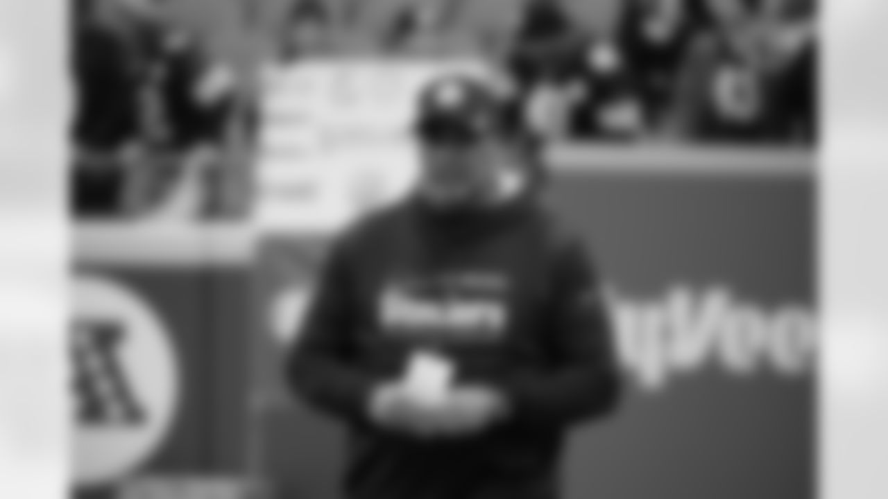 Pittsburgh Steelers Senior Defensive Assistant/Secondary Coach Teryl Austin during a regular season game between the Pittsburgh Steelers and the Kansas City Chiefs, Sunday, Dec. 26, 2021 in Kansas City, MO. (Denny Medley / Pittsburgh Steelers)