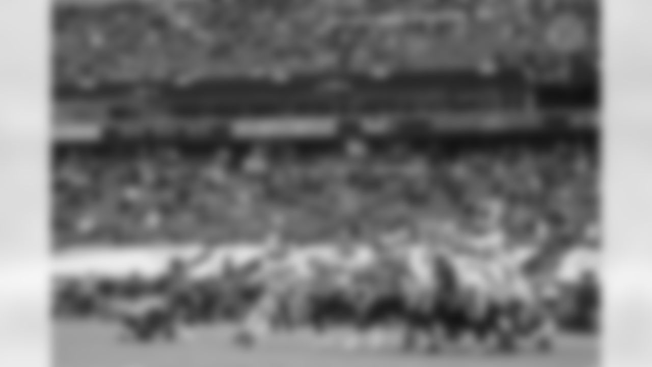 The Pittsburgh Steelers during a regular season game between the Pittsburgh Steelers and the Tennessee Titans, Sunday, Oct. 25, 2020 in Nashville, TN. The Steelers defeated the Titans 27-24. (Karl Roser / Pittsburgh Steelers)