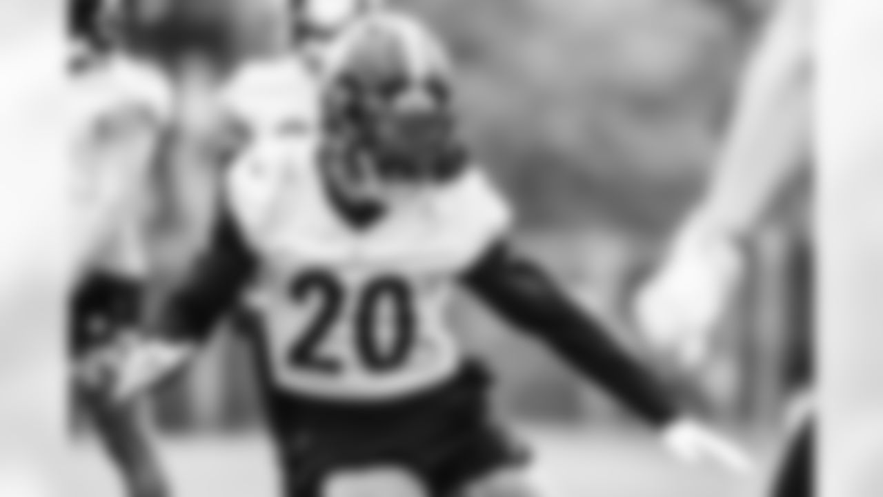 Pittsburgh Steelers cornerback Cameron Sutton (20) participates in the Organized Team Activities (OTAs), Wednesday June 2, 2021 at the UPMC Rooney Sports Complex. (Caitlyn Epes / Pittsburgh Steelers)