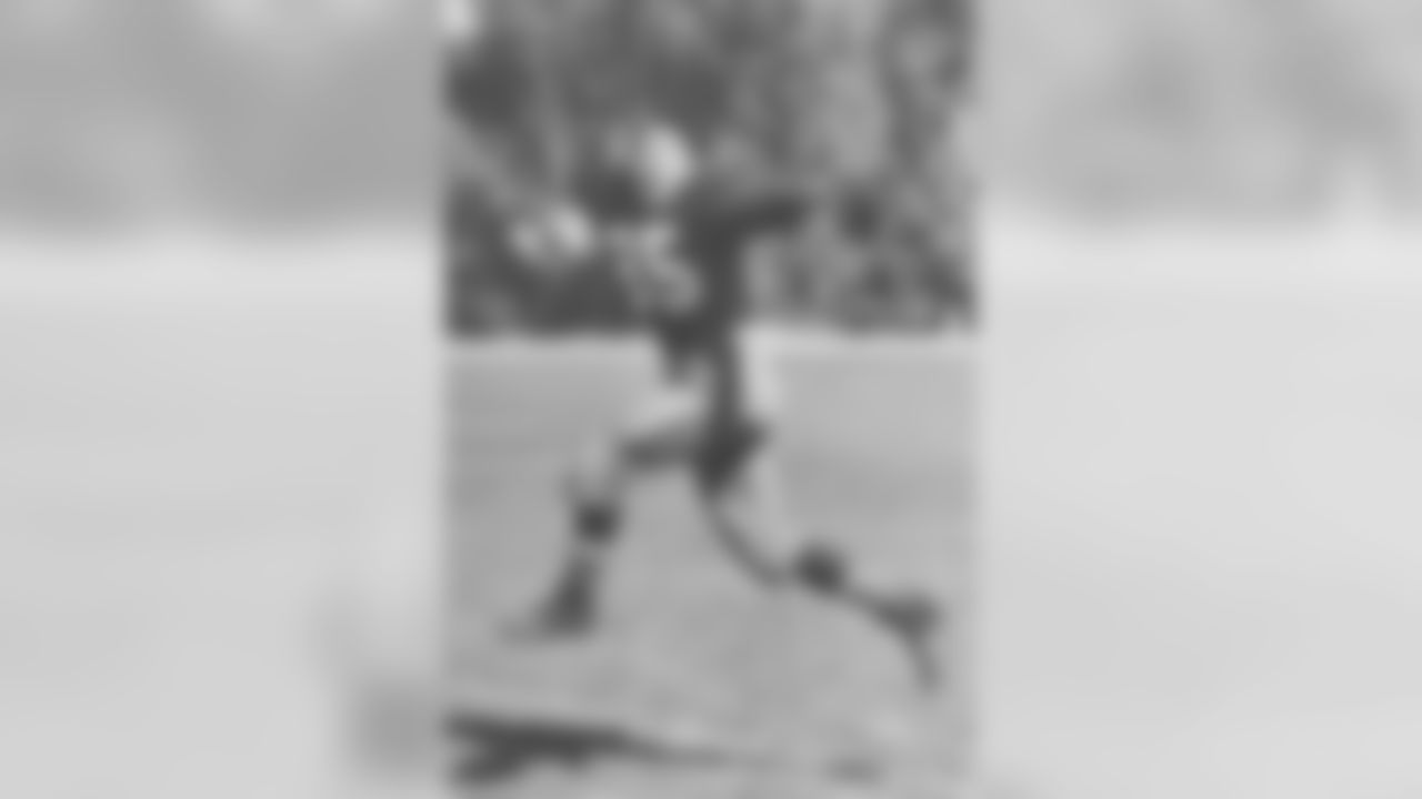 7. Bill Dudley (1942, 1945-1946) - 838 yards