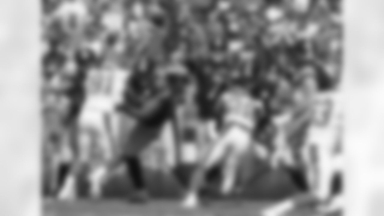 Maurkice Pouncey, Ramon Foster, Ben Roethlisberger, and Alejandro Villanueva