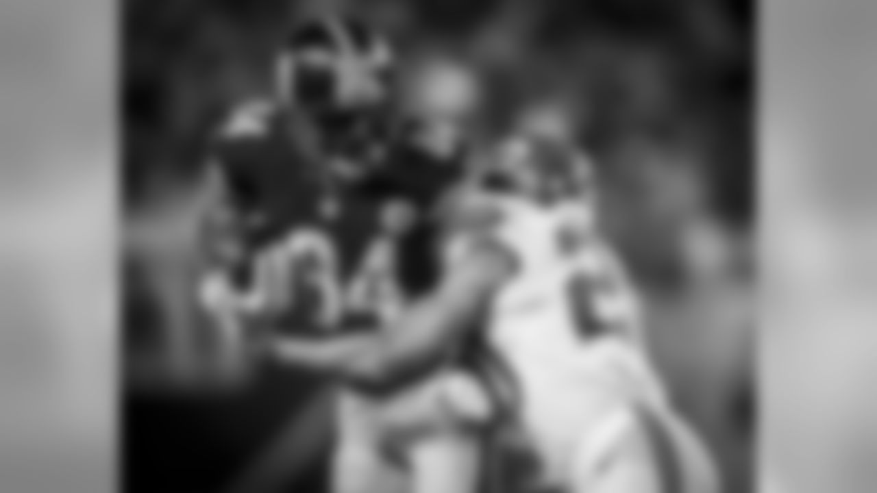A 2016 Regular Season game between the Pittsburgh Steelers and the Kansas City Chiefs on Sunday October 2nd 2016. The Steelers defeated the Chiefs 43-14.
