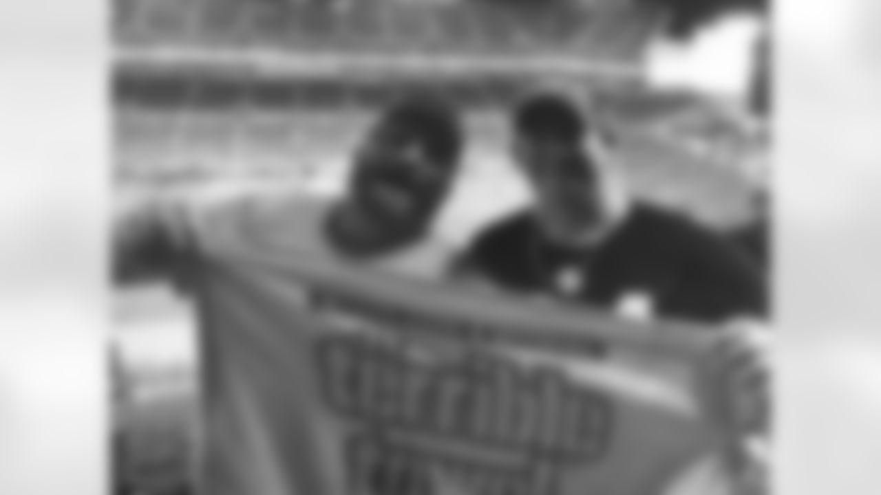 SNUTraditions_TerribleTowelAroundTheWorld_Apr2220211125AM_Hightower_Tommy_97494590_61E0CD7808E244CD91D468F44DE7FD8A.jpeg_97494590_61E0CD7808E244CD91D468F44DE7FD8A