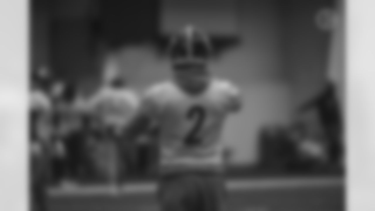 Pittsburgh Steelers quarterback Mason Rudolph (2) practices at the UPMC Rooney Sports Complex preparing for a Week 17 matchup against the Cleveland Browns, Friday, Jan. 1, 2021 in Pittsburgh, PA. (Caitlyn Epes / Pittsburgh Steelers)