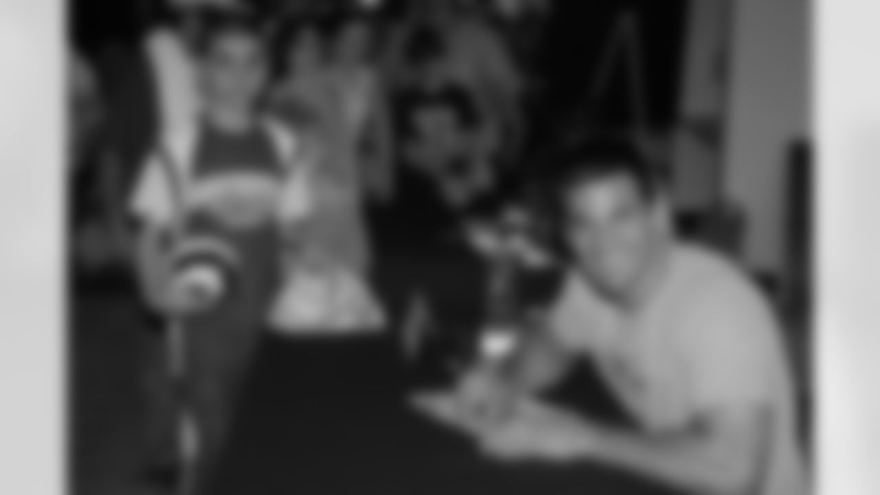 08_DraftDay_HeinzField_dh_577