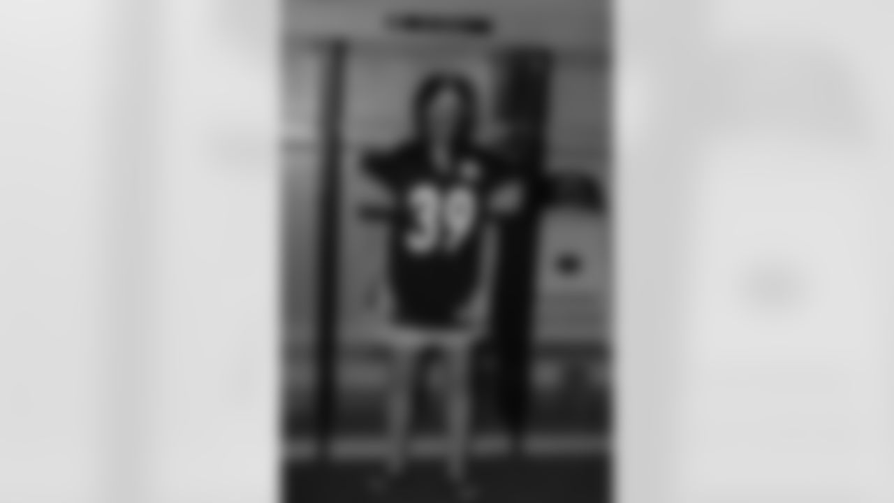 08_DraftDay_HeinzField_dh_465