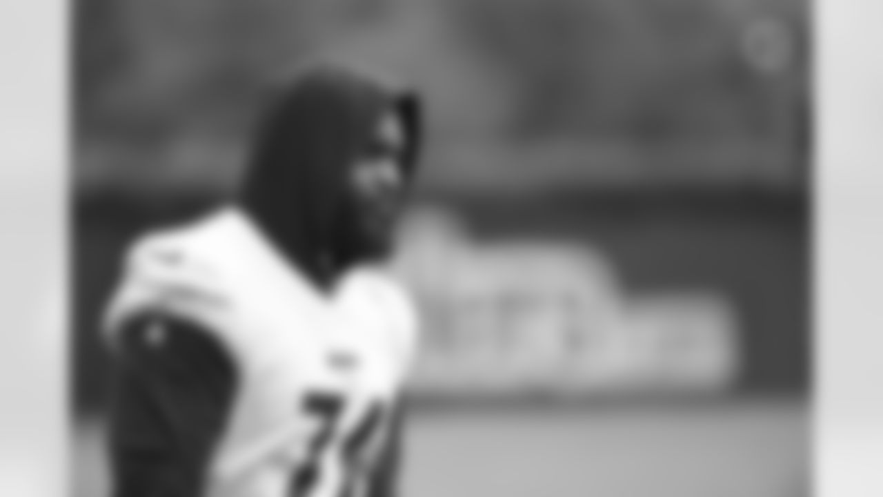 Pittsburgh Steelers offensive lineman Chukwuma Okorafor (76) during practice at the UPMC Rooney Sports Complex preparing for a Week 3 matchup against the Cincinnati Bengals, Thursday, Sept. 23, 2021 in Pittsburgh, PA. (Caitlyn Epes / Pittsburgh Steelers)