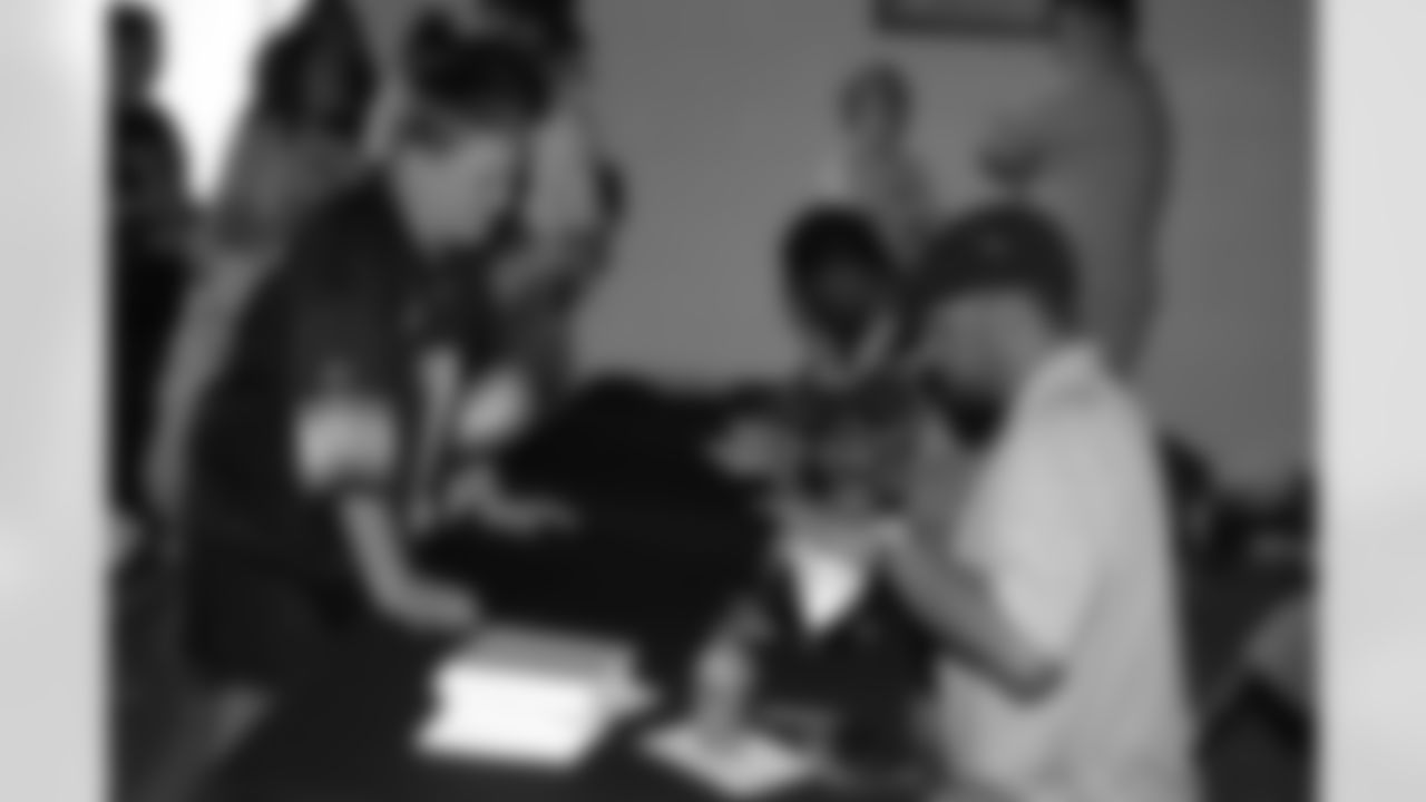 08_DraftDay_HeinzField_dh_299