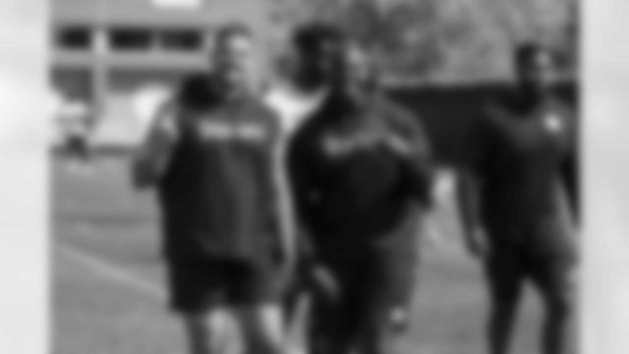 Pittsburgh Steelers center Mason Cole (61) and Pittsburgh Steelers guard James Daniels (78) participate in Phase Two of the voluntary offseason workout program, Tuesday May 17, 2022 at the UPMC Rooney Sports Complex. (Karl Roser / Pittsburgh Steelers)