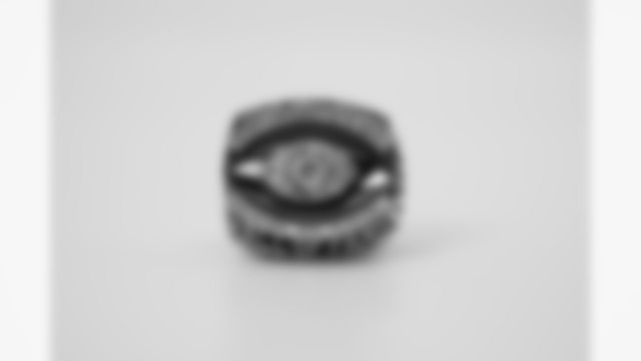 Former Steelers safety Donnie Shell's Hall of Fame ring